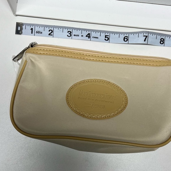 Cosmetic bag - Picture 3 of 6